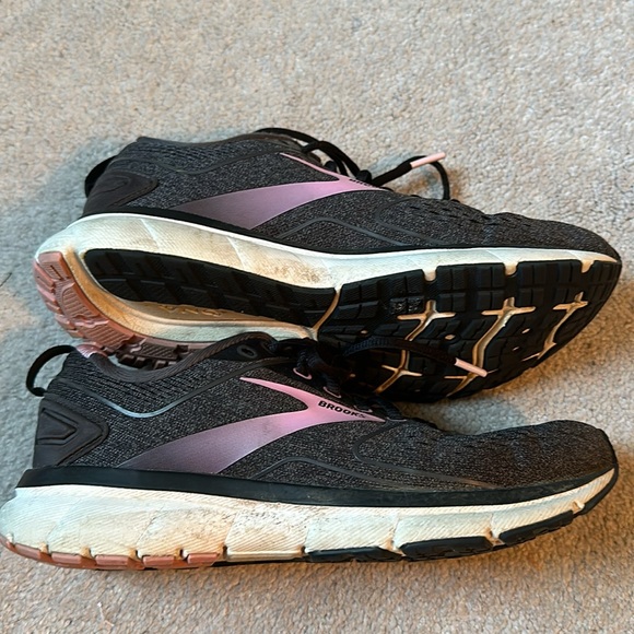 Brooks Sneakers Transmit 3 - Picture 2 of 4